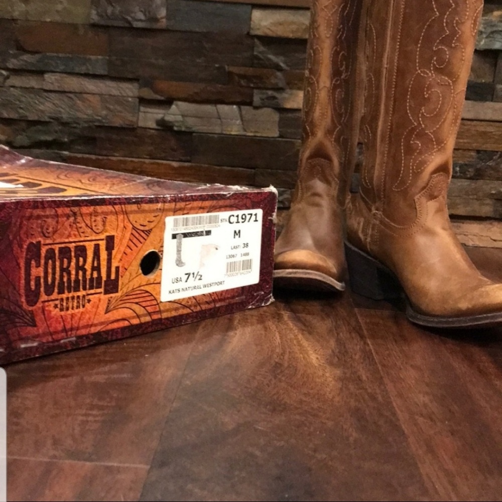 COPY - corral zip up boots